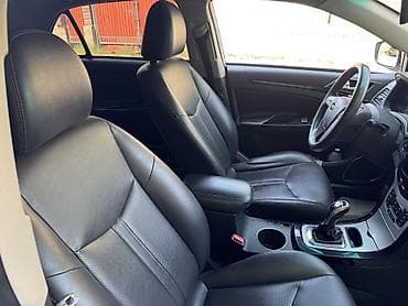 tesla y: BYD E5: 2019 г., Электромобиль, Седан — 9