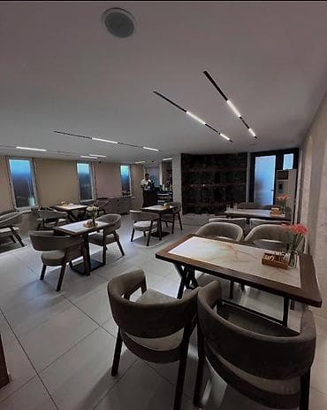 red centr: Кафе + готовый бизнес 350 м² (+ дом 200 м²) Локация: район ТРЦ — 2