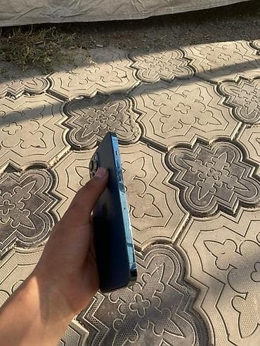 j 2: IPhone 12 Pro Max, Sierra Blue — 3