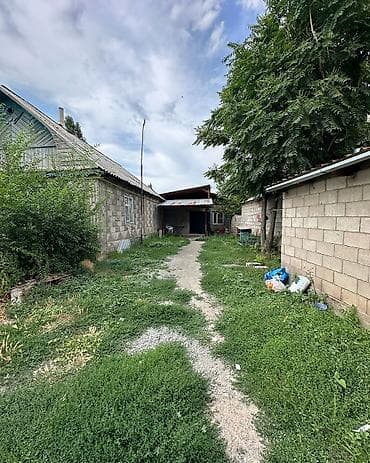 санузла: ✨ Продаётся дом в с. Сокулук ✨ 🏡 Характеристики: • Участок - 14 соток — 2