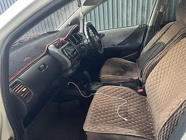 Honda Fit: 2003 г., 1.3 л, Вариатор, Бензин, Хэтчбэк — 9