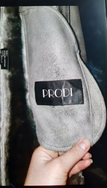 мужской кожанный куртка: Продаю дублёнку с натуральной кожи, мех писец. В хорошем состоянии — 4