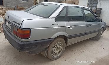 Транспорт: Volkswagen Passat: 1988 г., 1.8 л, Бензин, Седан — 3