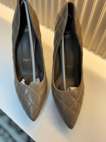 туфли беж цвет: Туфли, 39, Christian Louboutin, Новый, цвет - Бежевый, Платная доставка, Самовывоз — 4