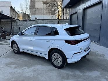 машина бев: BYD E2: 2021 г., Электромобиль, Хэтчбэк — 4