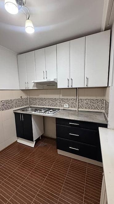 3 комнаты, 58 м², 104 серия, 4 этаж, Косметический ремонт — 6