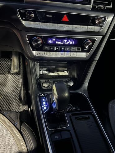 Hyundai: Hyundai Sonata: 2018 г., 2 л, Автомат, Газ, Седан — 7