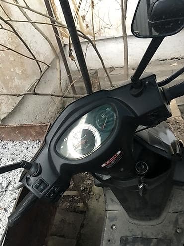 мопед за 10 тысяч: Макси-скутер 150 куб. см, Бензин, Б/у — 7
