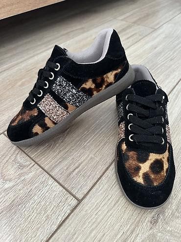 Новые кроссовки для девочки с леопардовым принтом и блестящими