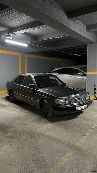 mazda 929: Mercedes-Benz 190: 1991 г., 1.8 л, Бензин, Седан — 1