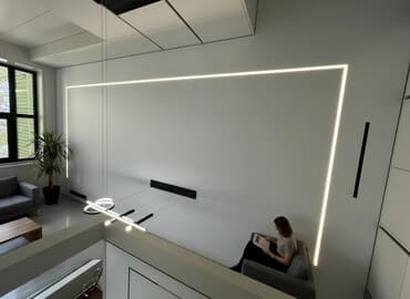 частный дом на длительный срок: Натяжной потолок Глянцевое, Матовое, 3D потолки Гарантия, Бесплатная консультация, Бесплатный замер — 2