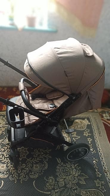 военные одежда: Прогулочная коляска с поворотной ручкой и большим капюшоном - Цвет — 1