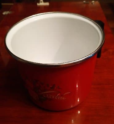 Продаю 1. эмалированный молочник без крышки объем 2 литра размер