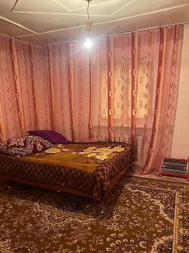 коттедж южный берег: Уютная комната/дачный домик с мебелью и базовым оснащением. - Спальня — 1