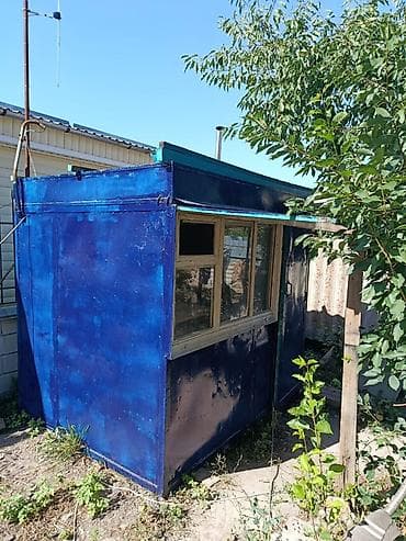 Металлический дачный вагончик/хозблок с тамбуром и окнами. -