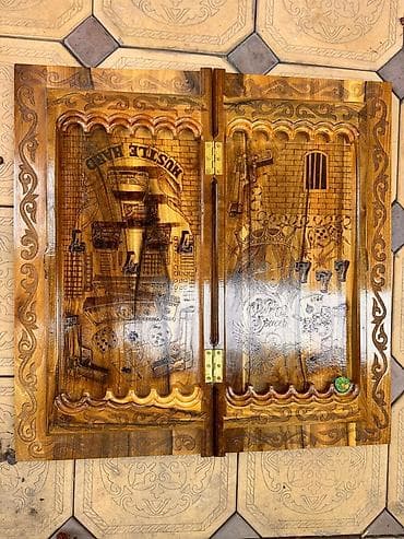 Резной деревянный игровой набор 3-в-1: нарды, шахматы и шашки. имеется at lalafo.kg Резной деревянный игровой набор 3-в-1: нарды, шахматы и шашки. имеется