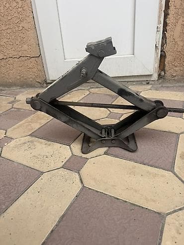 строительный домкрат: Механические домкраты для автомобиля (2 шт.) Цена указана за одну - — 1