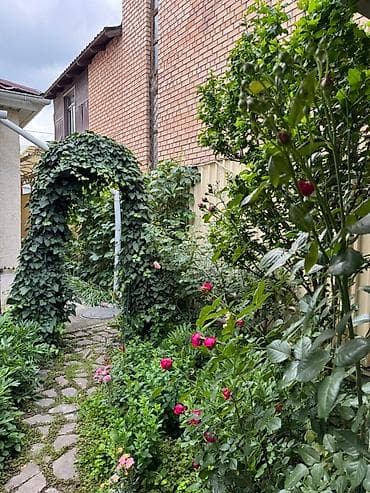 село боконбаева: Сдаётся уютный дом в аренду 🏡 В доме: — 2 комнаты — кухня — ванная — 8