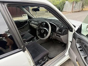 Subaru Forester: 2000 г., 2 л, Автомат, Бензин, Универсал