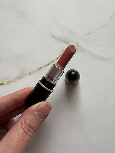 японская косметика: Набор косметики: - Huda Beauty Matte – палетка теней для век (матовые — 3