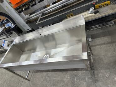 оборудование для кафе и ресторанов бу: Котломойка, ванна, раковина, стол из нержавейки, стол мучной, плиты — 4