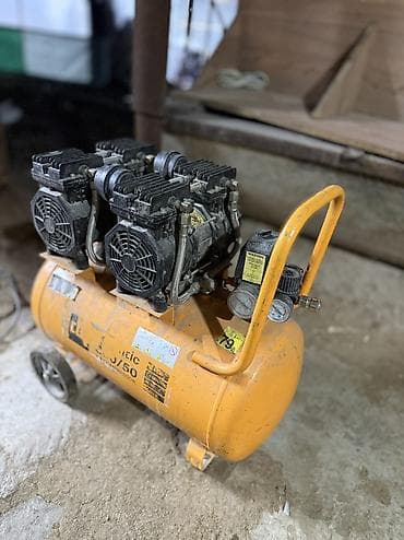 Араалар: Два воздушных компрессора. - Ресиверы: 80 литров и 50 литров (два — 3