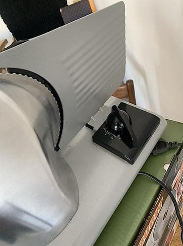 centurion s9: Электрический слайсер для продуктов DSP KB700S - Мощность: 200 Вт - — 4