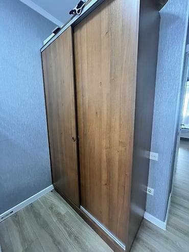 дешевые шкафы купе: Продается Шкаф-купе с раздвижными дверями, отделка под натуральное — 1