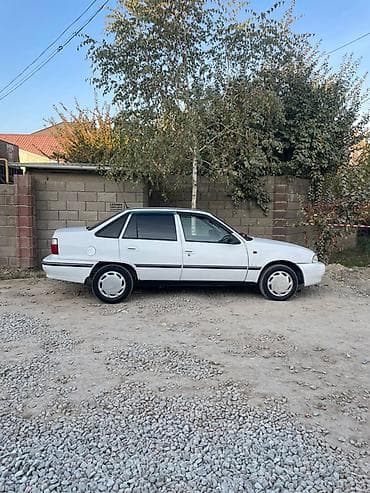 автоломбард бишкек продажа авто: Белый седан/лифтбек компакт-класса, 4 двери, кузов с классическими — 1