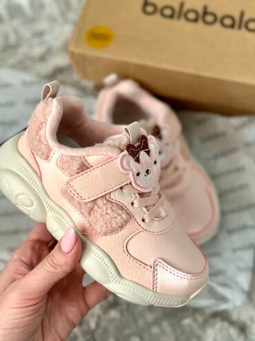 обувь женская большие размеры: Продаю утепленные кроссовки!!! Качество топ Легкие, удобные, стильные — 1