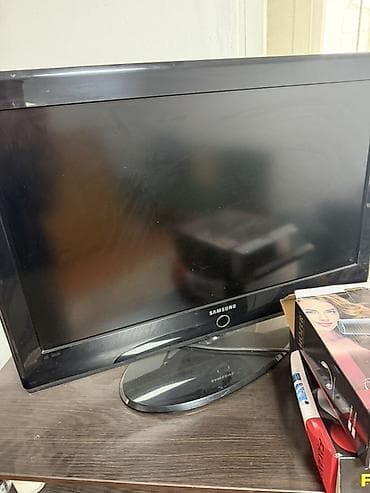 Телевизор Samsung, диагональ около 24–27". - ЖК‑панель, формат 16:9