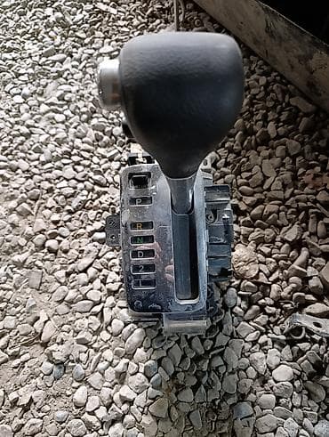 Ручка/блок селектора АКПП в сборе.
Toyota Corolla