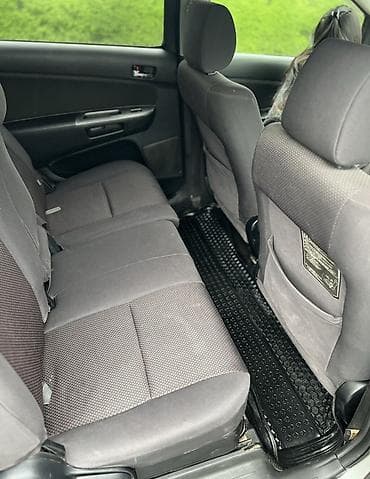 corolla 2004: Toyota WISH: 2003 г., 1.8 л, Автомат, Бензин, Универсал — 4