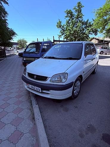 Toyota Raum: 2000 г., 1.5 л, Автомат, Бензин, Вэн/Минивэн — 3