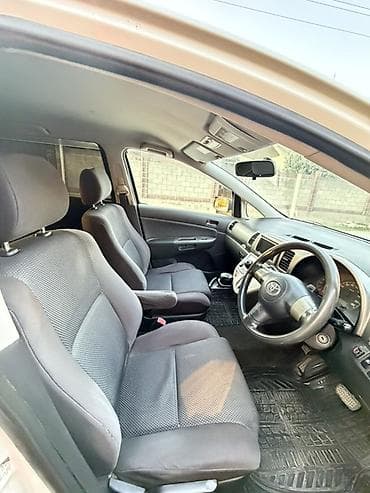 byd e7: Toyota WISH: 2003 г., 1.8 л, Автомат, Газ, Минивэн — 5
