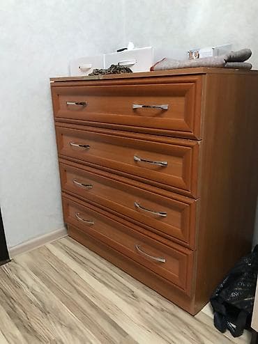 Продаю комод в хорошем состоянии, все полки рабочие, самовывоз по — 1