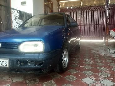 Унаа сатуу: Volkswagen Golf: 1993 г., 1.6 л, Кол менен иштөөчү, Бензин, Хетчбек — 3