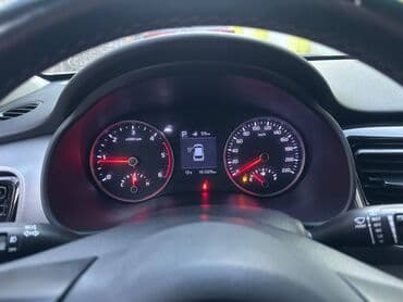 дом машина: Kia Stonic: 2019 г., 1.6 л, Дизель — 9