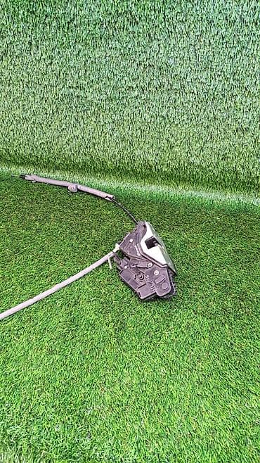 Замок двери задний левый BMW е46 Состояние отличное В отличном