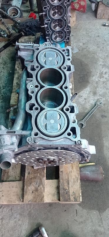 Детали двигателя и моторы в сборе: Бензиновый мотор Honda 2 л — 2