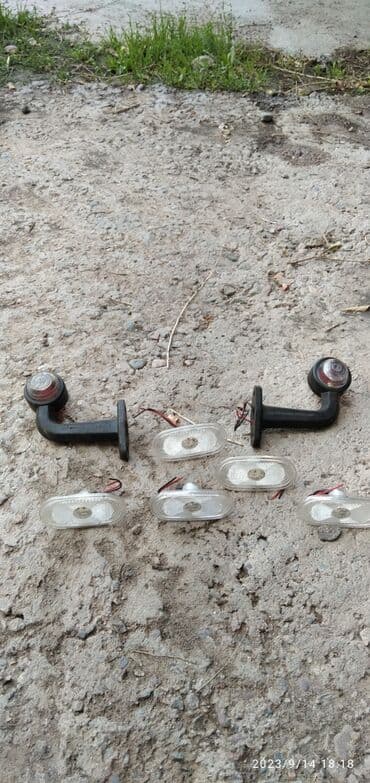 Продаю боковые огни на фуру