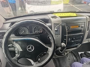 будка спринтерге: Легкий грузовик, Mercedes-Benz — 7