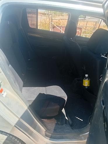 Унаа: Suzuki Swift: 2007 г., Кол менен иштөөчү, Хетчбек — 2
