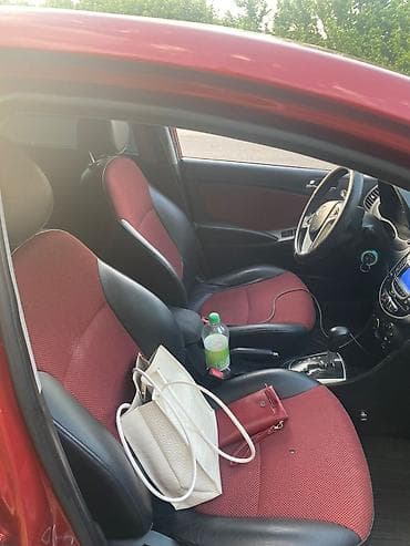 nisan march: Hyundai Solaris: 2011 г., 1.6 л, Автомат, Хэтчбэк — 4