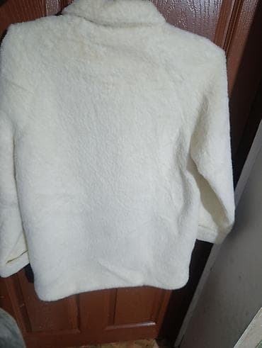 кейс для сигарет: Женское полупальто из мягкого «меха-шерпа» (букле) молочного цвета. - — 5