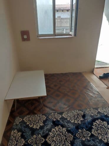 ош дом аренда: Комната для проживания - Отдельная комната с окном и выходом на улицу — 1