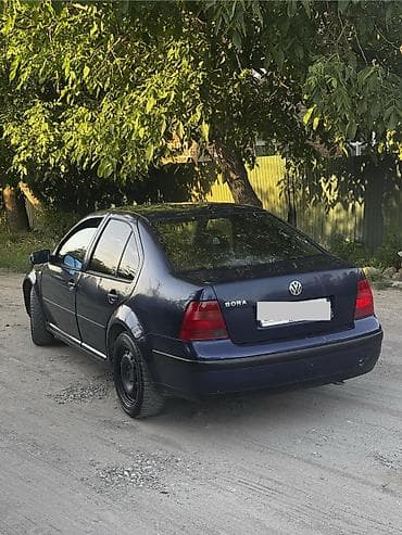 Volkswagen Bora: 2002 г., 2 л, Механика, Бензин, Седан — 4