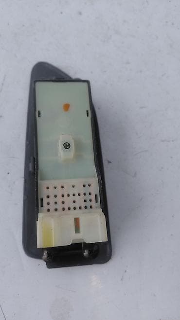 led driver: Сenter console Nissan 2003 г., Б/у, Оригинал, Япония — 2