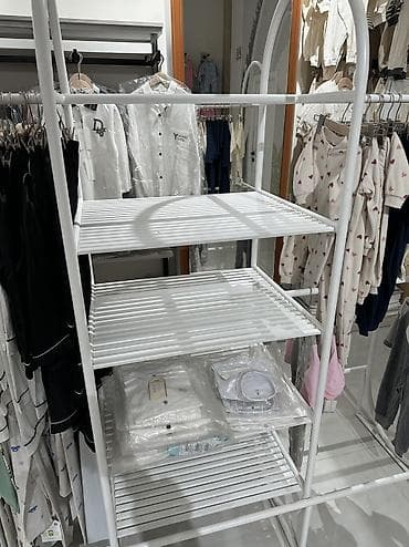полка белая: Островная магазинная стойка для одежды с полками 5шт - Материал — 6