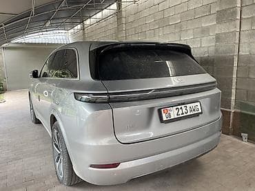 Lixiang: Lixiang L7: 2024 г., Автомат, Гибрид, Кроссовер — 3